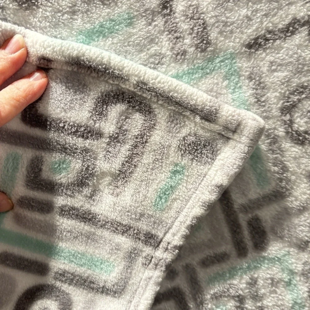 Luvable Friends Gray White Green Baby Blanket 30